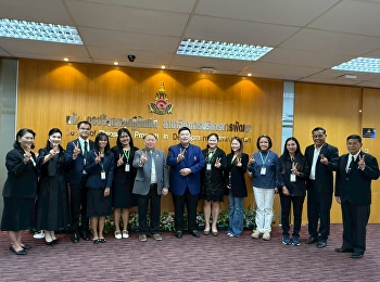 รองศาสตราจารย์ ดร.บรรย์ฑิตย์ ผังนิรันดร์
ประธาน หลักสูตรปรัชญาดุษฎีบัณฑิต
และหลักสูตรศิลปศาสตรมหาบัณฑิต
สาขาวิชาการบริหารการพัฒนา
เป็นประธานเปิดงาน
โครงการอบรมเชิงปฏิบัติการ ”Speechplus”
การพัฒนาการพูดและการนำเสนอ รุ่นที่ 2